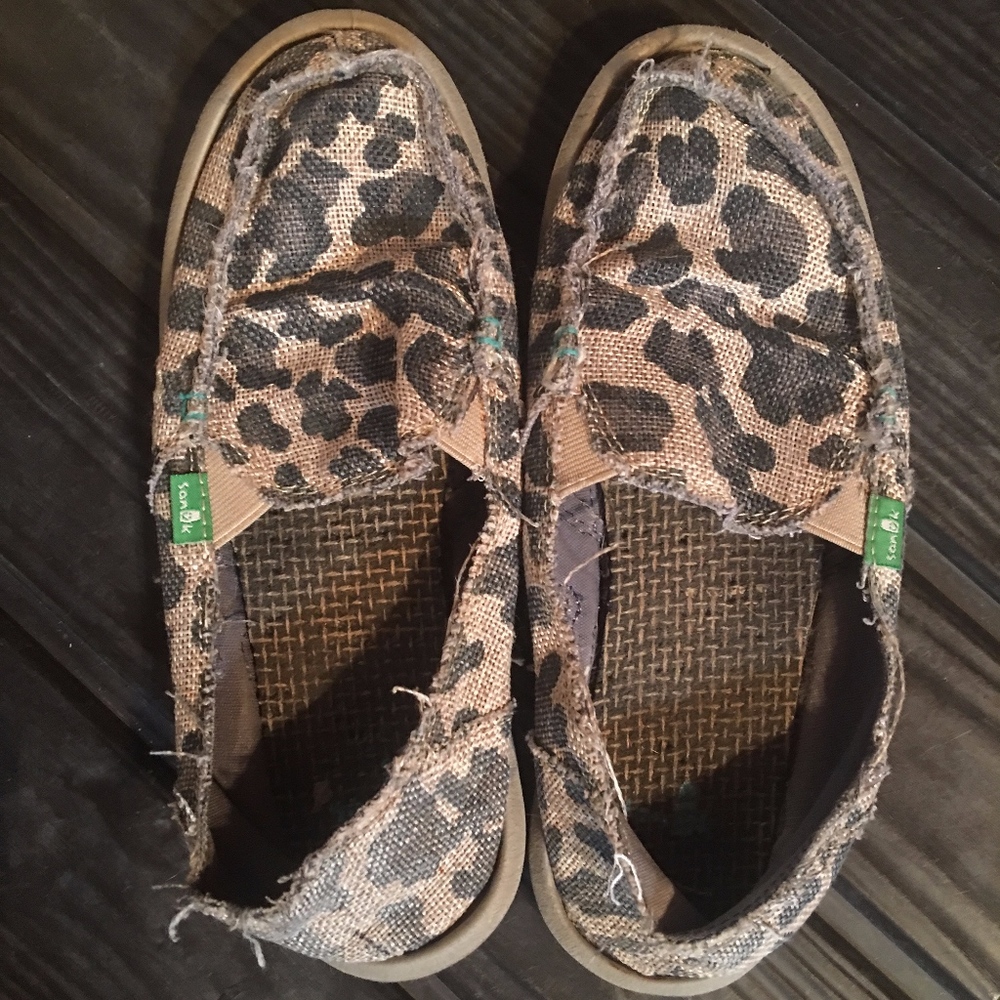 Sanuk Cheetah Animal Print Slip On Sneakers US 6